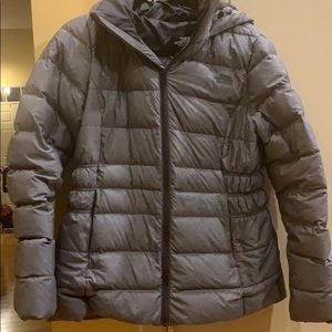 North face gray puffer with hood